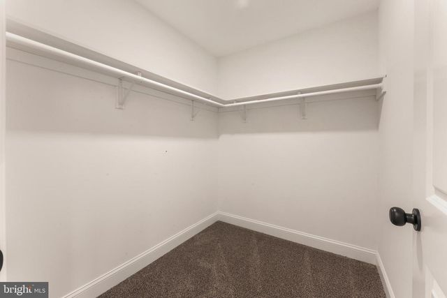 12 GERANIUM RD, Levittown, PA 19057