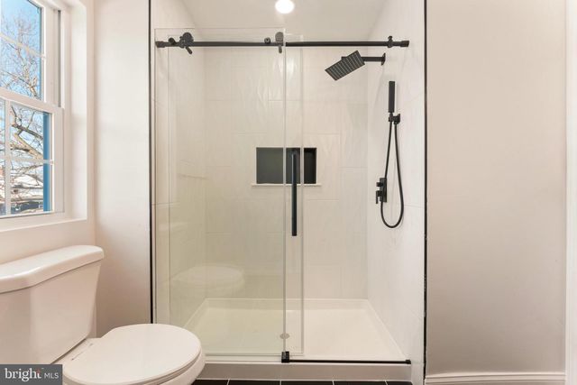 12 GERANIUM RD, Levittown, PA 19057