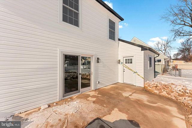 12 GERANIUM RD, Levittown, PA 19057