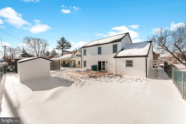 12 GERANIUM RD, Levittown, PA 19057