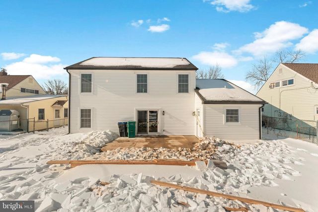 12 GERANIUM RD, Levittown, PA 19057