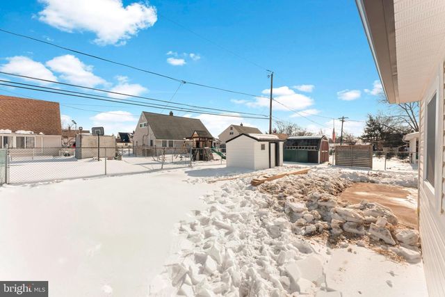 12 GERANIUM RD, Levittown, PA 19057