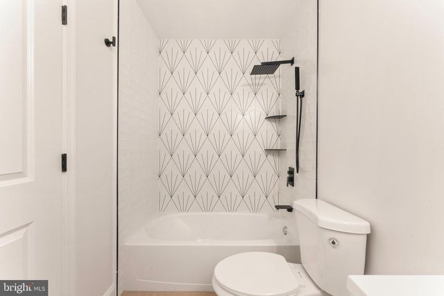 12 GERANIUM RD, Levittown, PA 19057