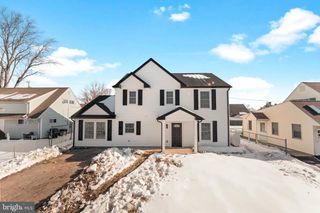 12 GERANIUM RD, Levittown, PA 19057