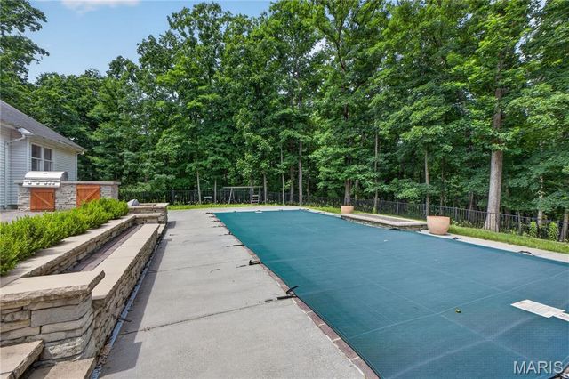 2 Woodridge Drive, Defiance, MO 63341