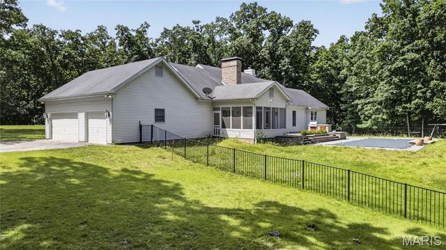 2 Woodridge Drive, Defiance, MO 63341