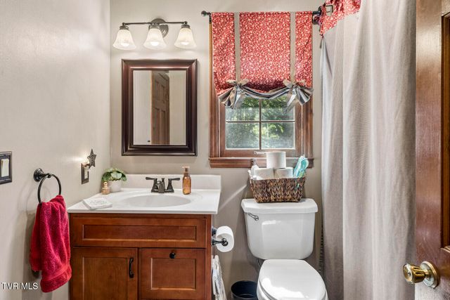 306 Hale Meade Drive, Johnson City, TN 37615