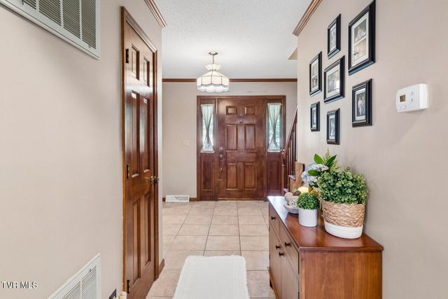 306 Hale Meade Drive, Johnson City, TN 37615