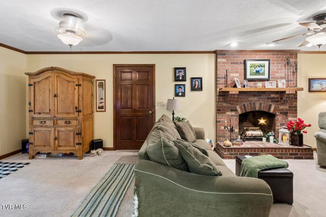 306 Hale Meade Drive, Johnson City, TN 37615