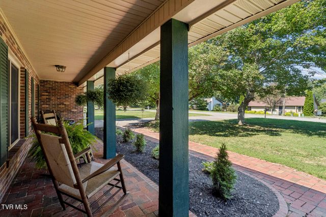 306 Hale Meade Drive, Johnson City, TN 37615