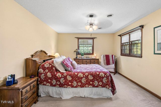 306 Hale Meade Drive, Johnson City, TN 37615