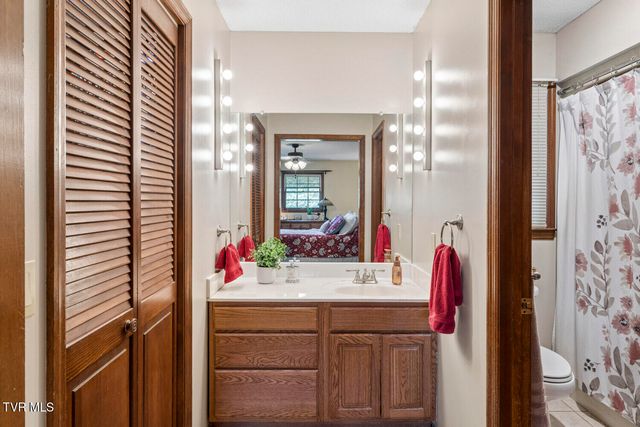 306 Hale Meade Drive, Johnson City, TN 37615
