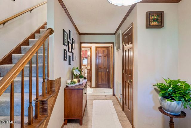 306 Hale Meade Drive, Johnson City, TN 37615