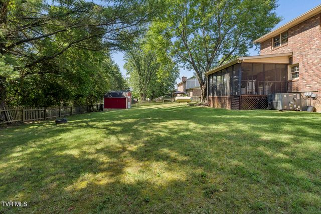 306 Hale Meade Drive, Johnson City, TN 37615