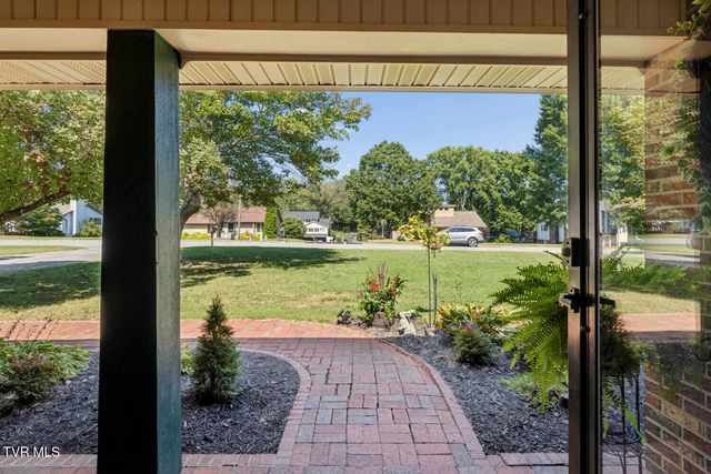 306 Hale Meade Drive, Johnson City, TN 37615
