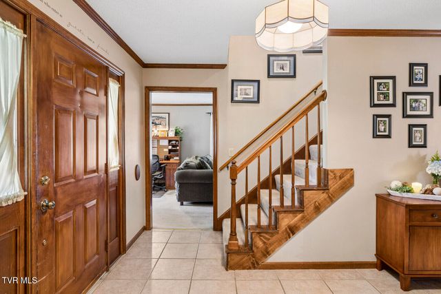 306 Hale Meade Drive, Johnson City, TN 37615