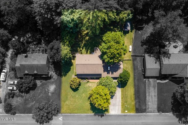 306 Hale Meade Drive, Johnson City, TN 37615