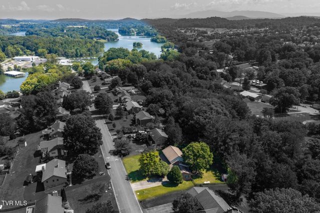 306 Hale Meade Drive, Johnson City, TN 37615
