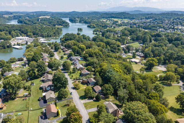 306 Hale Meade Drive, Johnson City, TN 37615