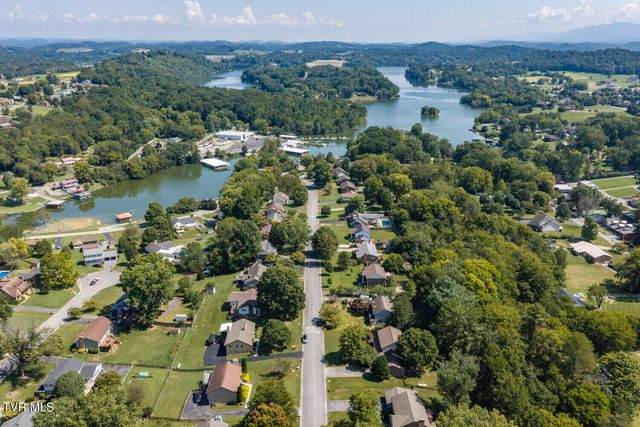 306 Hale Meade Drive, Johnson City, TN 37615