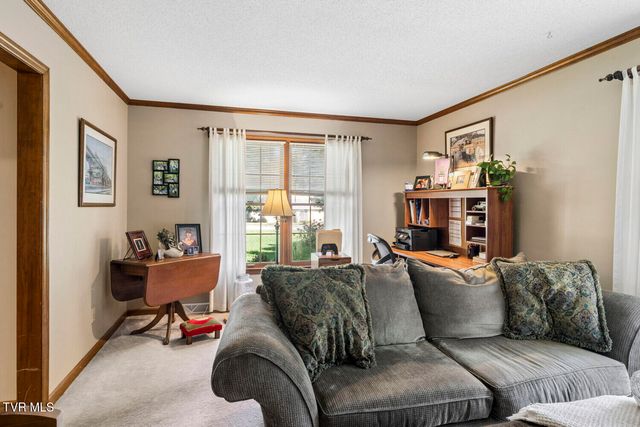 306 Hale Meade Drive, Johnson City, TN 37615