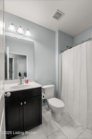 505 Eagle Pointe Dr, Louisville, KY 40214