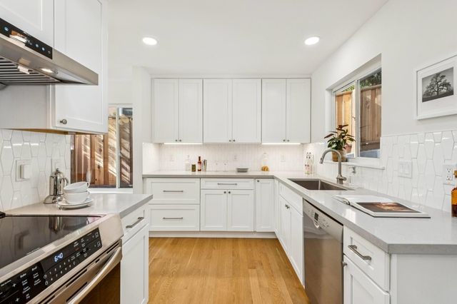 1100 1100 Glencourt Dr, Oakland, CA 94611