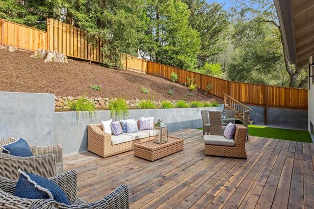 1100 1100 Glencourt Dr, Oakland, CA 94611