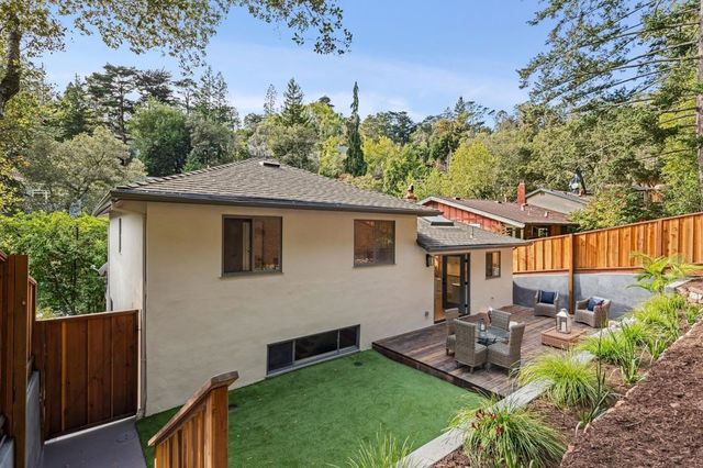 1100 1100 Glencourt Dr, Oakland, CA 94611