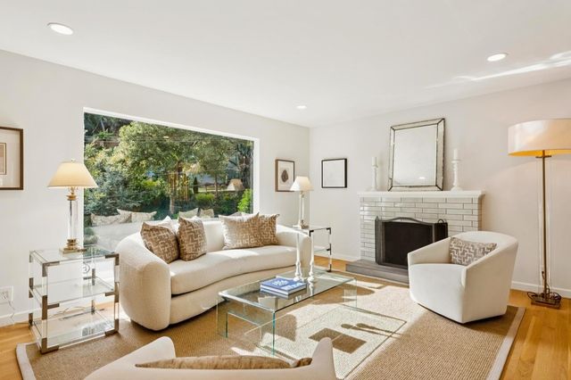 1100 1100 Glencourt Dr, Oakland, CA 94611