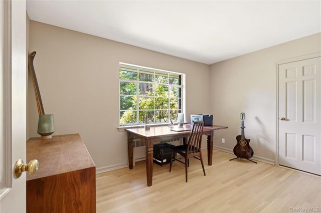 790 Bryant Avenue, Roslyn Harbor, NY 11576
