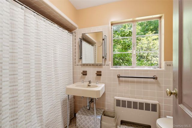 790 Bryant Avenue, Roslyn Harbor, NY 11576