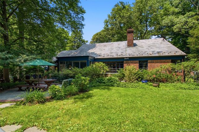 790 Bryant Avenue, Roslyn Harbor, NY 11576