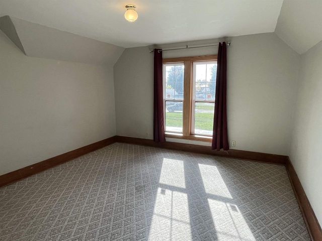 318 S MILL STREET, Hortonville, WI 54944