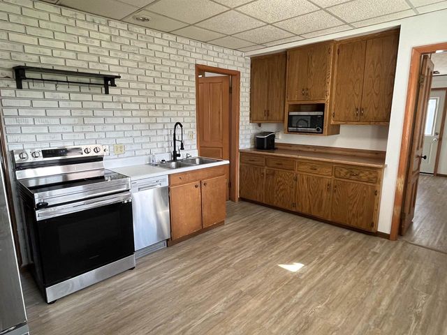 318 S MILL STREET, Hortonville, WI 54944