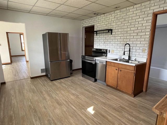 318 S MILL STREET, Hortonville, WI 54944