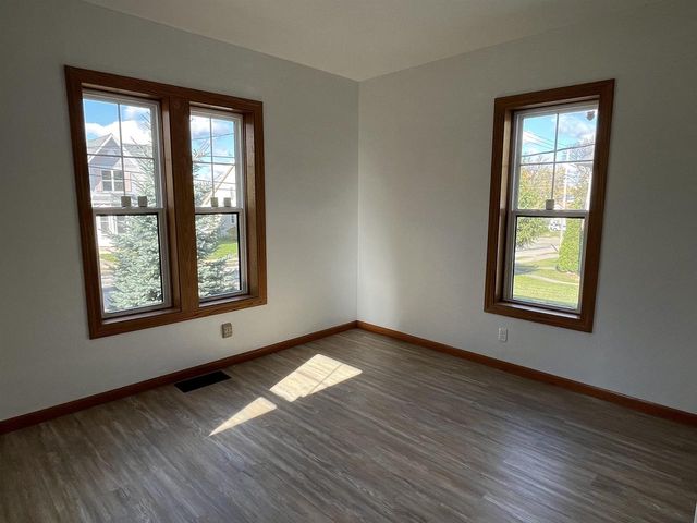 318 S MILL STREET, Hortonville, WI 54944