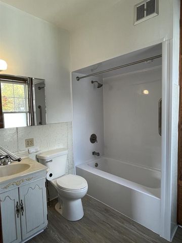 318 S MILL STREET, Hortonville, WI 54944