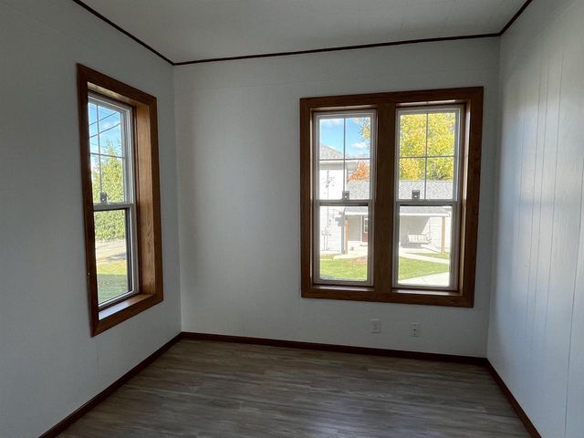 318 S MILL STREET, Hortonville, WI 54944