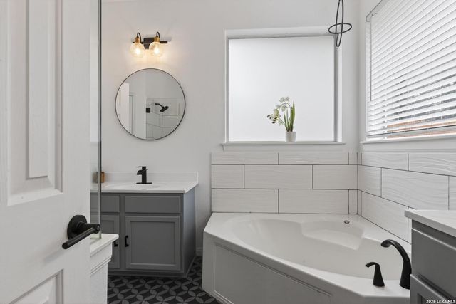 1235 Ganton, San Antonio, TX 78260