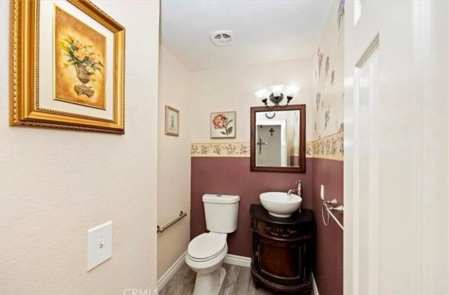 2447 Grove Ave, Corona, CA 92882