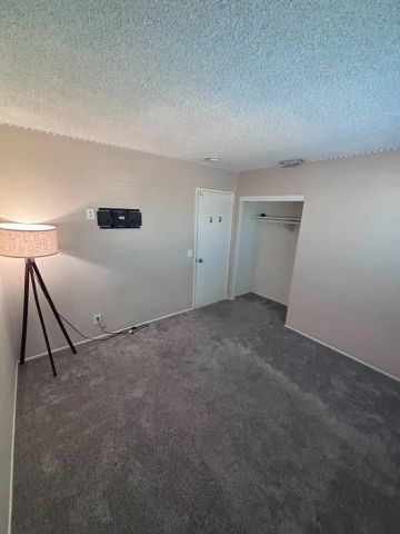 2447 Grove Ave, Corona, CA 92882