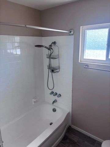 2447 Grove Ave, Corona, CA 92882