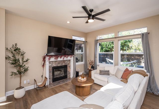 5608 Grand View Ct, Rocklin, CA 95765