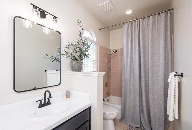 5608 Grand View Ct, Rocklin, CA 95765
