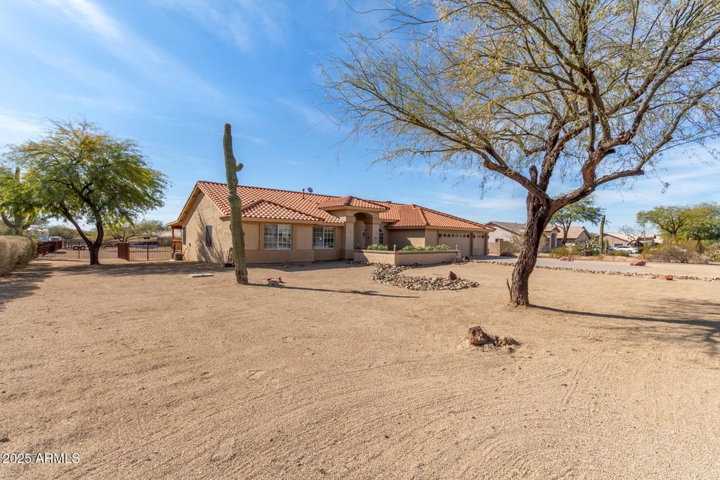 205 E IRVINE Road, Phoenix, AZ 85086 — photo 5