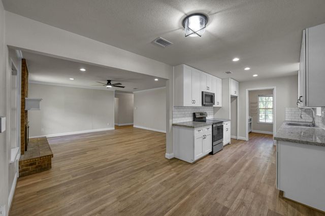 25483 Brushy Creek Drive, Hockley, TX 77447