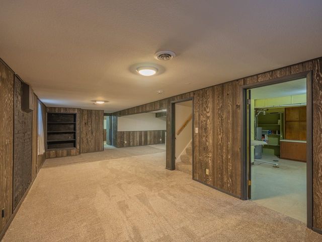 2000 Ruskin Rd, Salina, KS 67401
