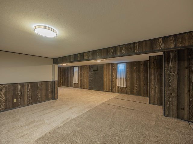2000 Ruskin Rd, Salina, KS 67401