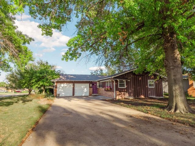 2000 Ruskin Rd, Salina, KS 67401